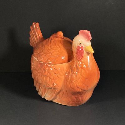 LOT 139: Vintage / Antique Hen Cookie Jar