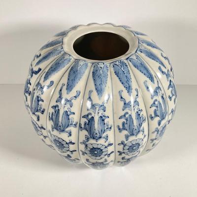 LOT 144: Vintage Blue and White Pumpkin Cookie Jar (Made in China)