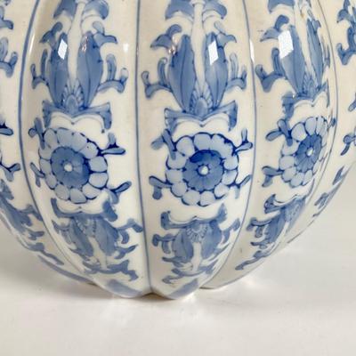 LOT 144: Vintage Blue and White Pumpkin Cookie Jar (Made in China)
