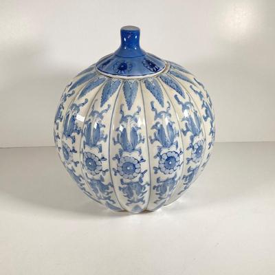 LOT 144: Vintage Blue and White Pumpkin Cookie Jar (Made in China)