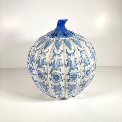 LOT 144: Vintage Blue and White Pumpkin Cookie Jar (Made in China)