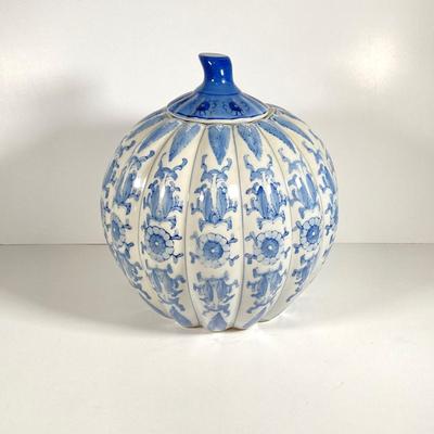 LOT 144: Vintage Blue and White Pumpkin Cookie Jar (Made in China)