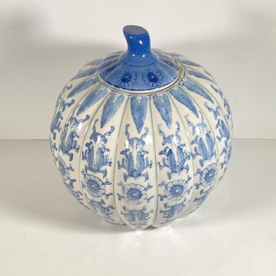 LOT 144: Vintage Blue and White Pumpkin Cookie Jar (Made in China)