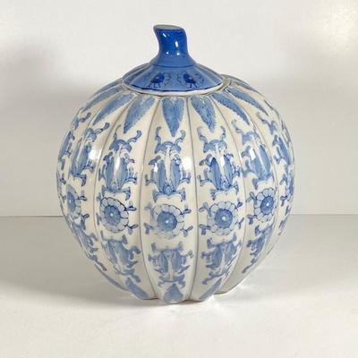 LOT 144: Vintage Blue and White Pumpkin Cookie Jar (Made in China)