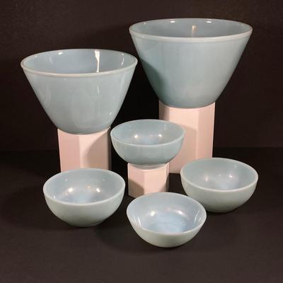 LOT 150: Vintage Fire King Oven Ware Bowl Set