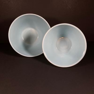LOT 150: Vintage Fire King Oven Ware Bowl Set
