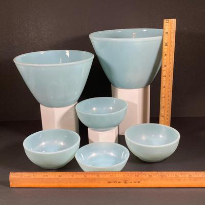 LOT 150: Vintage Fire King Oven Ware Bowl Set