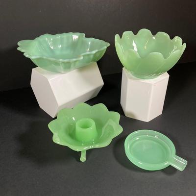 LOT 151: Collection of Assorted Vintage Jadeite (Anchor Hocking and More)