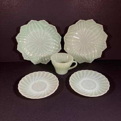 LOT 151: Collection of Assorted Vintage Jadeite (Anchor Hocking and More)