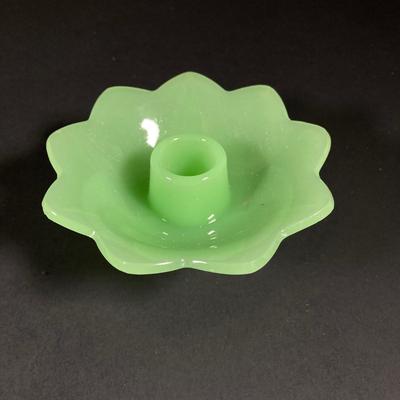 LOT 151: Collection of Assorted Vintage Jadeite (Anchor Hocking and More)