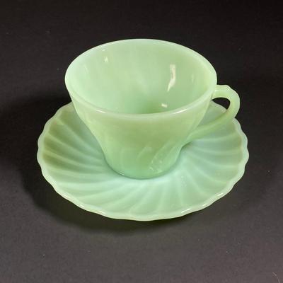 LOT 151: Collection of Assorted Vintage Jadeite (Anchor Hocking and More)