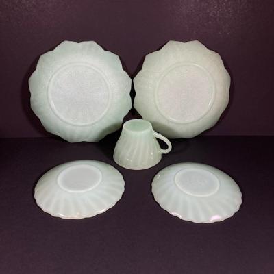 LOT 151: Collection of Assorted Vintage Jadeite (Anchor Hocking and More)