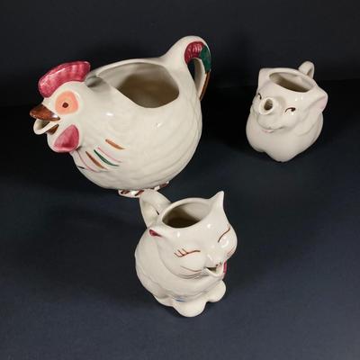 LOT 152: Vintage Shawnee Chanticleer USA Pitcher Collection - Chicken, Pig and Cat