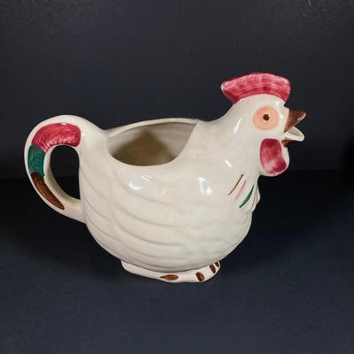 LOT 152: Vintage Shawnee Chanticleer USA Pitcher Collection - Chicken, Pig and Cat