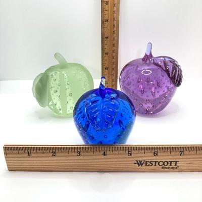 LOT 153: Collection of Vintage Glass Paperweights - Apples and Pumpkin