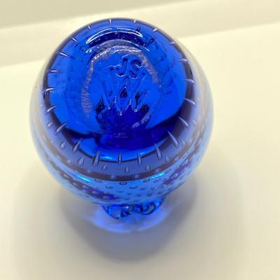 LOT 153: Collection of Vintage Glass Paperweights - Apples and Pumpkin