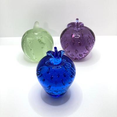 LOT 153: Collection of Vintage Glass Paperweights - Apples and Pumpkin