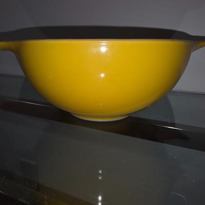 Yellow Pyrex Cinderella Bowl. Size 443
