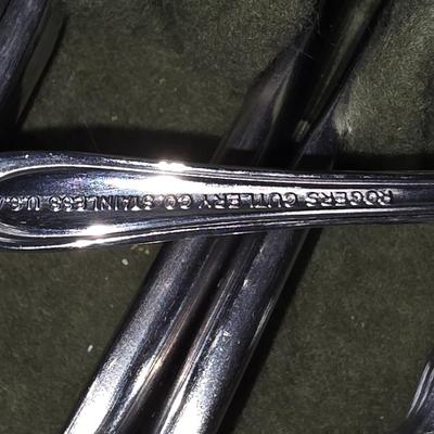 Silverware set in case