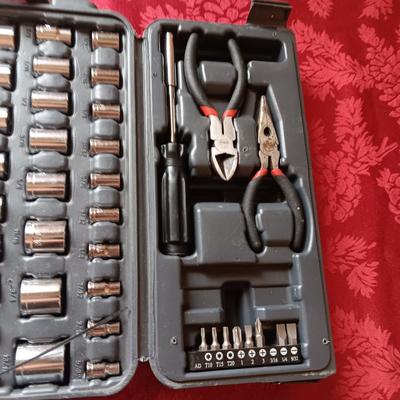 120 PC TOOL KIT, SAFETY GLASSES & NEW ROTARY CUTTING DISCS