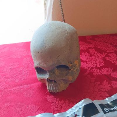 4 MAGPUL PMAG 30 AR/M4, HOLSTER AND A FOAM SKULL IN ROUGH SHAPE