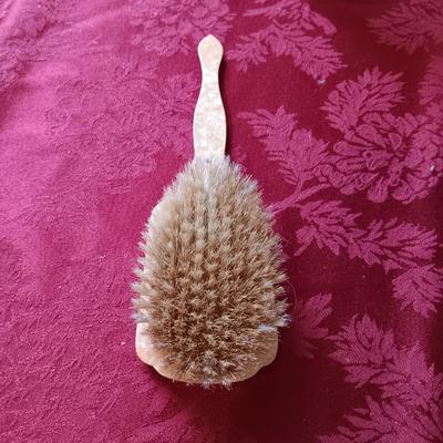 VINTAGE BEADED PURSE IN NEED OF REPAIR, OLD HAIR BRUSHES, DUCK HEAD SHOE HORN AND OLD AVON PERFUME