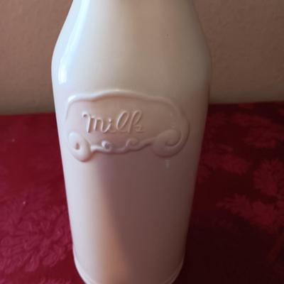 2 RIBBED GLASS JARS MADE IN ITALY, CERAMIC MILK CONTAINER AND SOME SKELETON KEYS