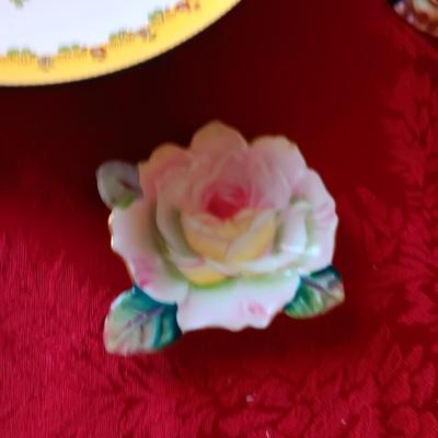 SMALL COLLECTIBLES