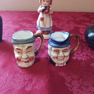 SMALL COLLECTIBLES