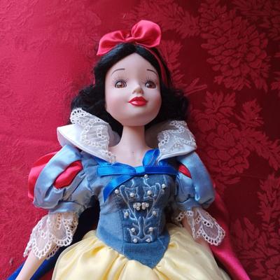 SNOW WHITE AND A FAIRY PRINCESS PORCELAIN DOLLS