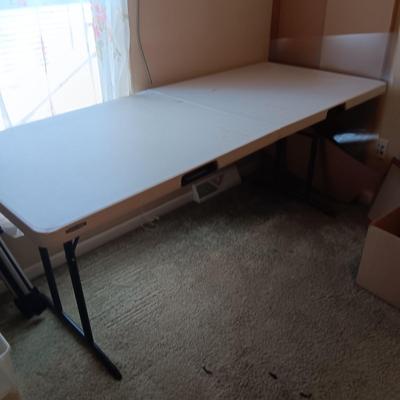 6 FOOT FOLDING LIFETIME TABLE