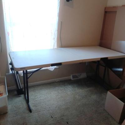 6 FOOT FOLDING LIFETIME TABLE