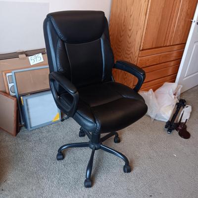 NICE, COMFY, ADJUSTABLE DESK CHAIR
