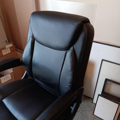 NICE, COMFY, ADJUSTABLE DESK CHAIR