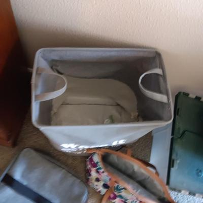 STORAGE TOTE WITH CLAM SHELL LID, GROCERY BAGS AND OTHER CARRY BAGS