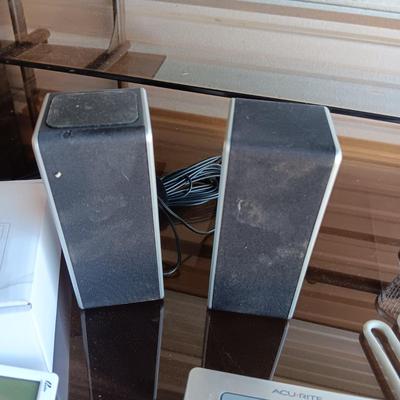 ELECTRICITY USAGE MONITOR, COMPUTER SPEAKERS AND AN ACURITE