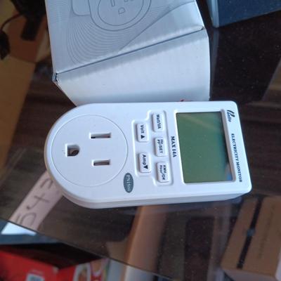 ELECTRICITY USAGE MONITOR, COMPUTER SPEAKERS AND AN ACURITE