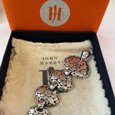 John Hardy Sterling silver Kali pebble graduated pendant