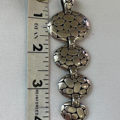 John Hardy Sterling silver Kali pebble graduated pendant