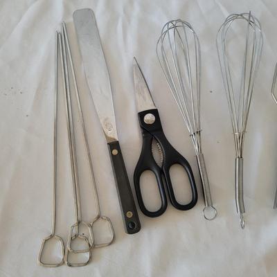 Large Kitchen Utensil Lot (K-EL)