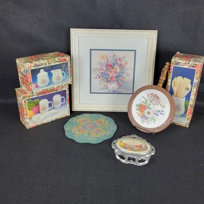 Country Kitchen Decor (some new in box)
