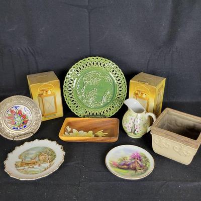 Decorate with Flair: Hosley Potteries Reticulated Green Grapes Plate