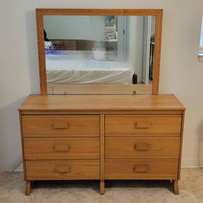 CHA243 6-Drawer Oak Dresser W/Mirror
