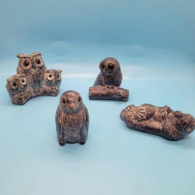 CHA247 (4) Wolf Original Figurines