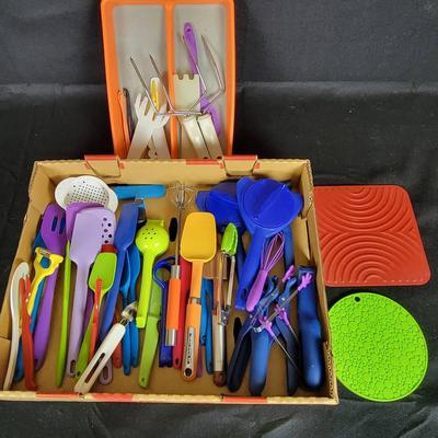 Colorful Plastic Kitchen Utensils