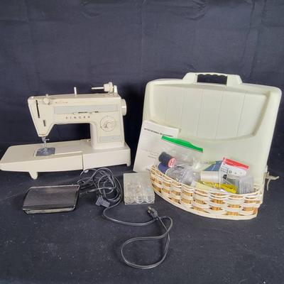 Singer Model 1022 & Sewing Notions