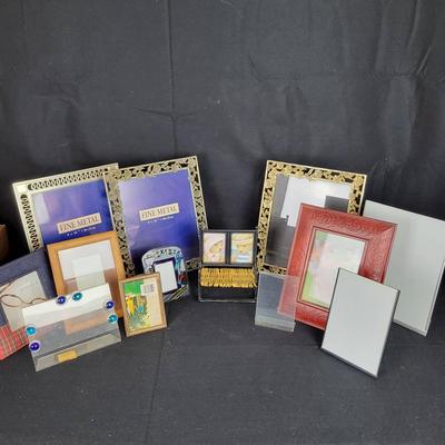 CHA345 Assorted Photo Frames
