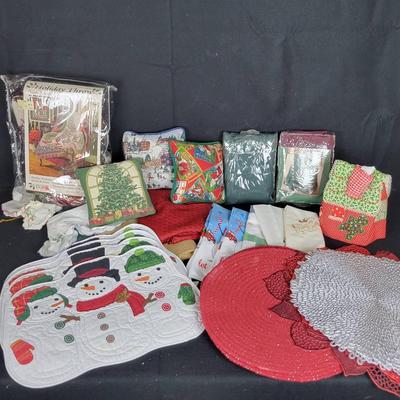 Miscellaneous Christmas Linens