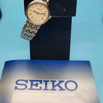 Seiko Watch V700-6380