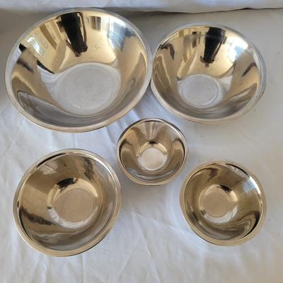 Large Baking Supplies Lot (K-EL)